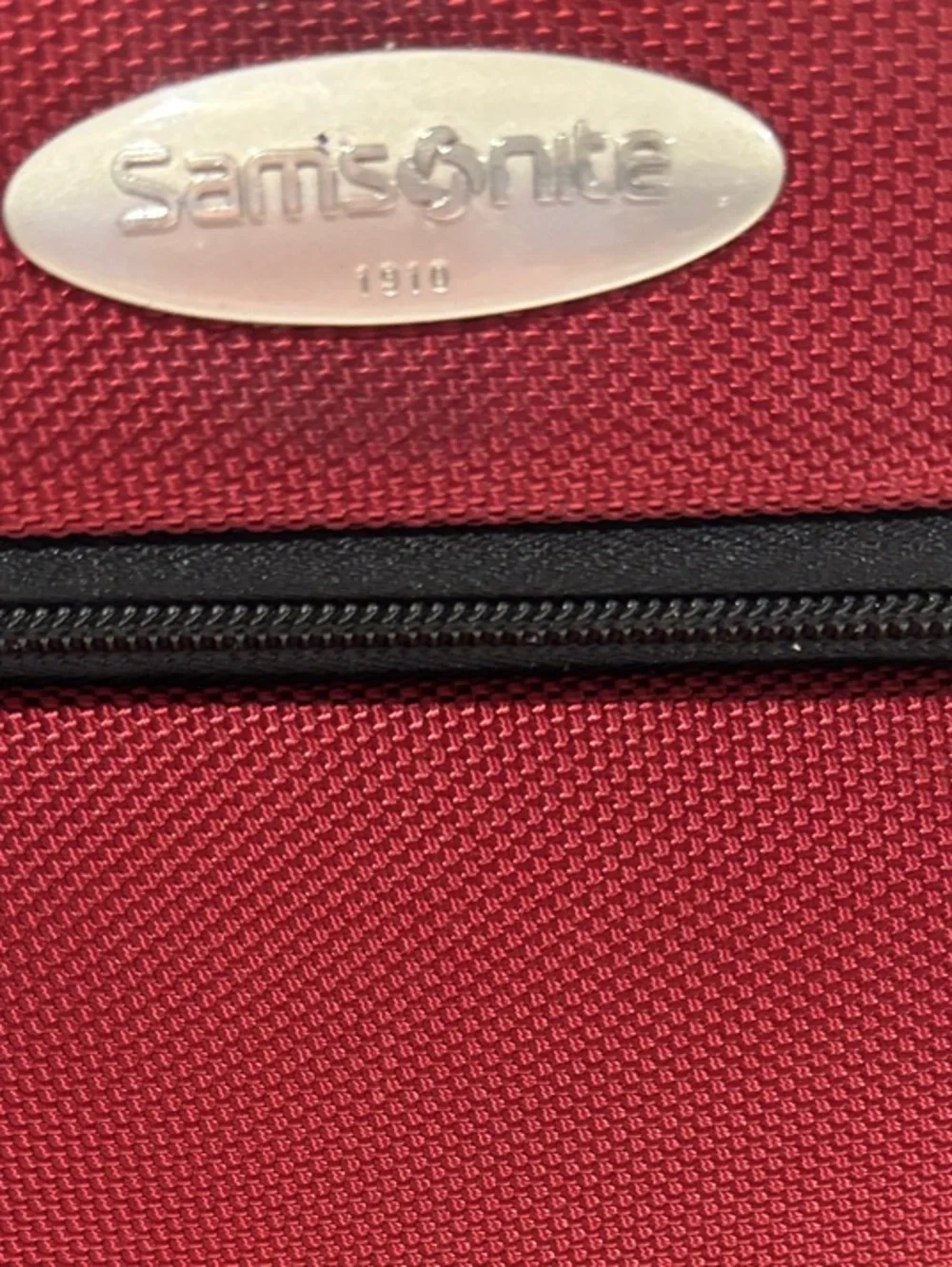Samsonite Versatility Carry-On Travel Bag - Red/Black - Great Condition